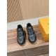 LV SNEAKERS
