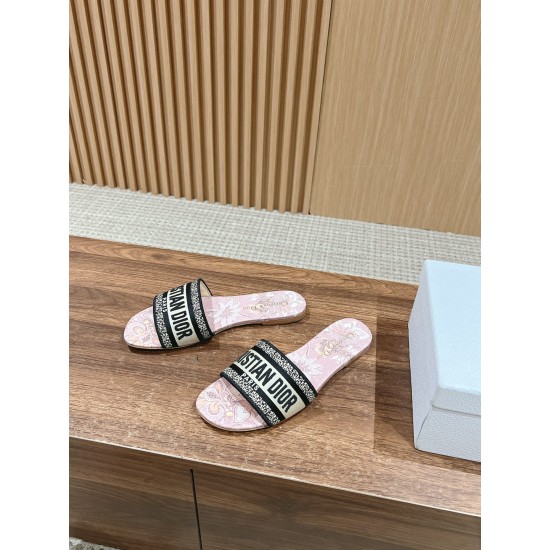 slippers 