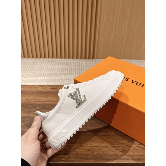 LV SNEAKERS