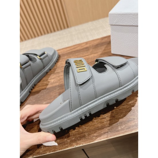 slippers slippers