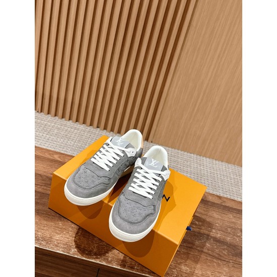 LV SNEAKERS