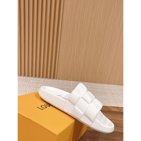 LV SLIPPERS