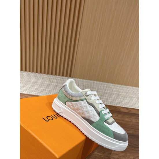LV SNEAKERS
