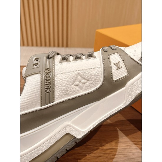 LV SNEAKERS