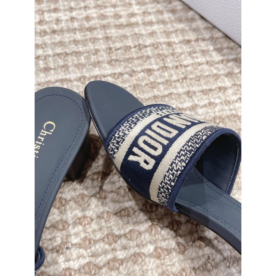 slippers slippers