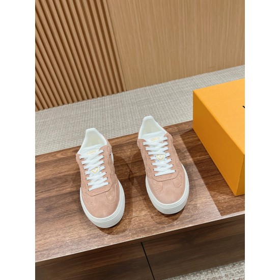 LV SNEAKERS