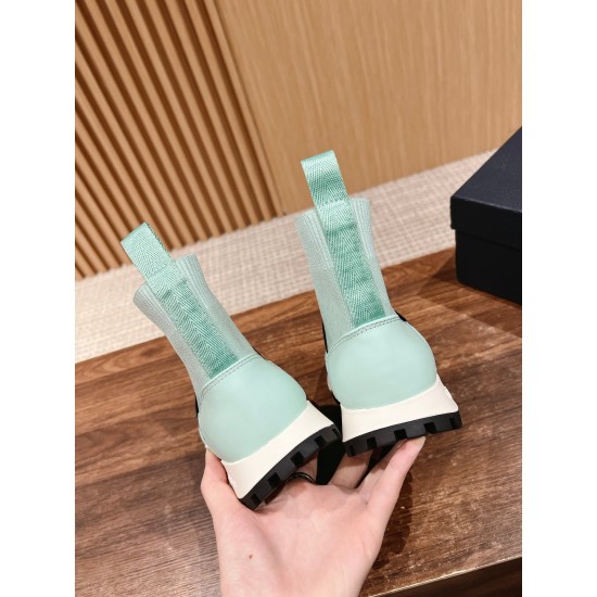 sock shoes
