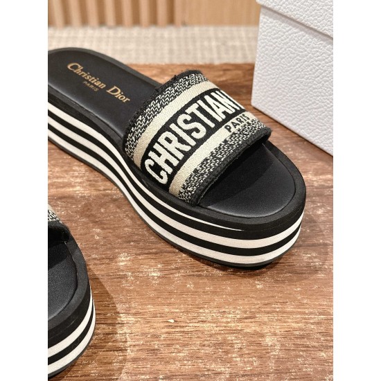 slippers slippers