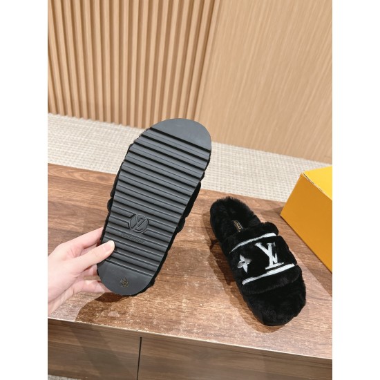 LV SLIPPERS