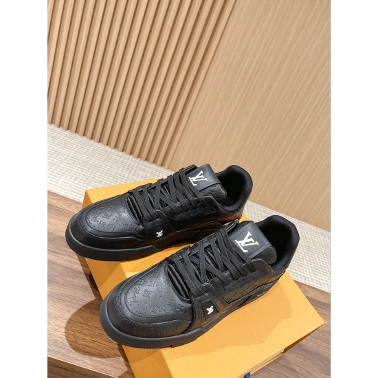 LV SNEAKERS