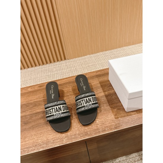 slippers slippers
