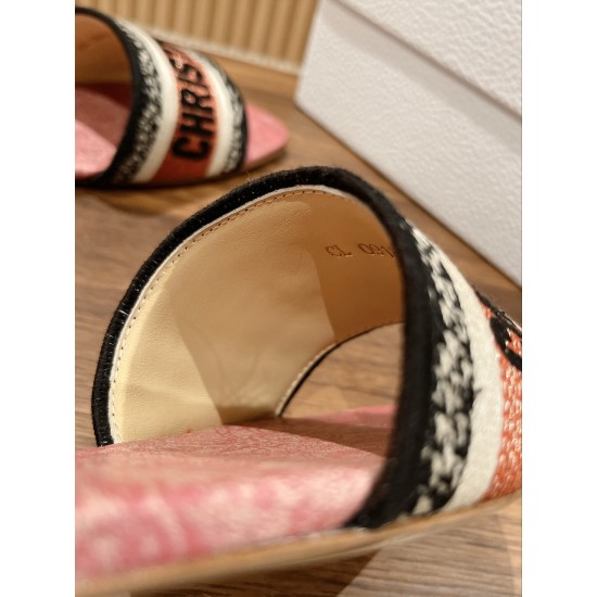 slippers slippers