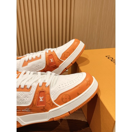 LV SNEAKERS