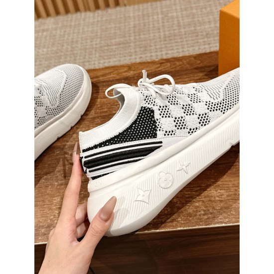 LV SNEAKERS