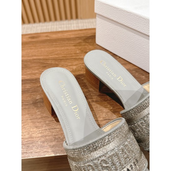 slippers slippers