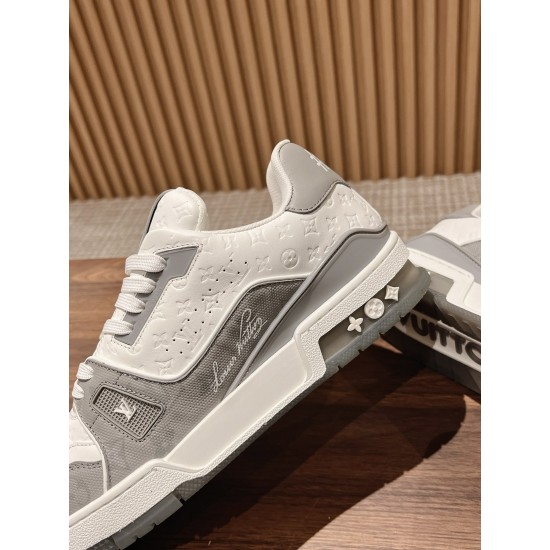 LV SNEAKERS