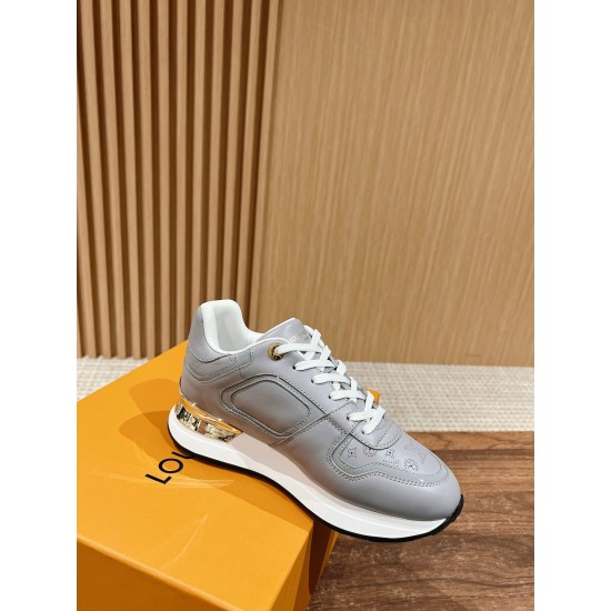 LV SNEAKERS