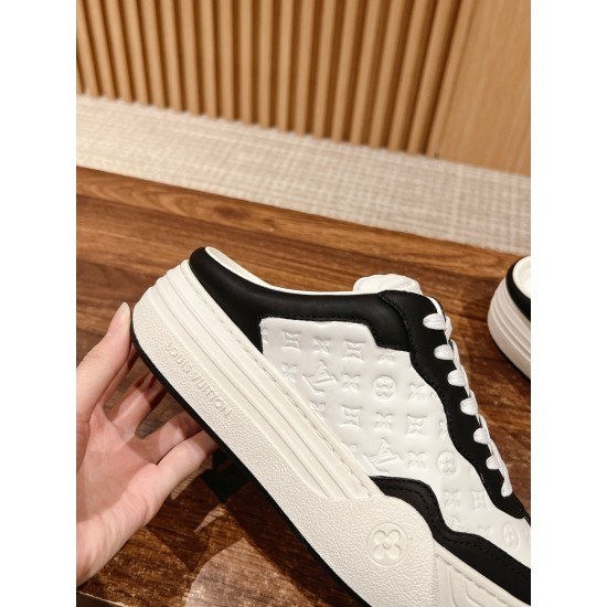 LV SNEAKERS