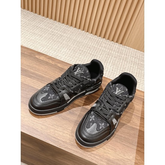 LV SNEAKERS