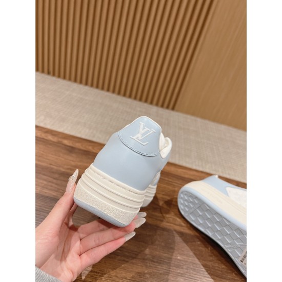 LV SNEAKERS