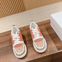 one Sneakers