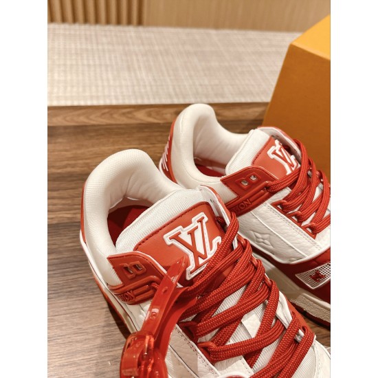 LV SNEAKERS