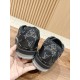 LV SNEAKERS