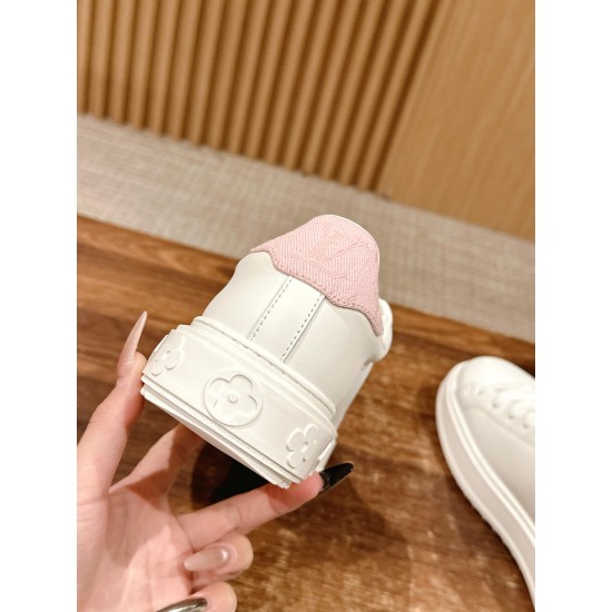 LV SNEAKERS