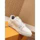LV SNEAKERS