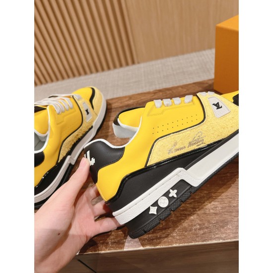 LV SNEAKERS