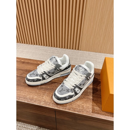 LV SNEAKERS