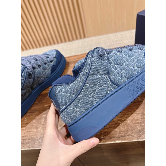 sneakers sneakers