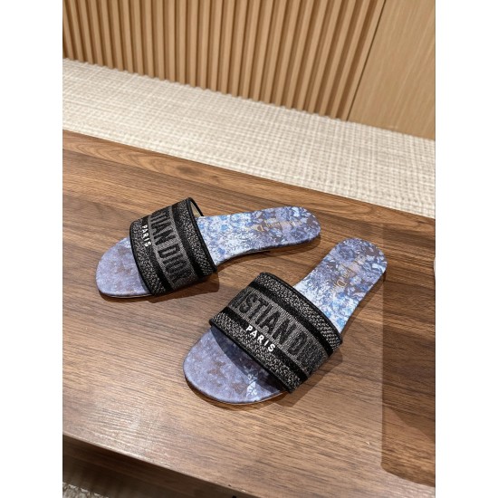 slippers slippers