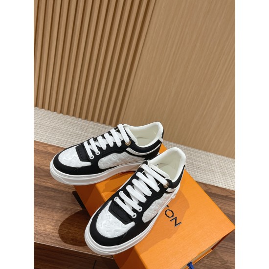 LV SNEAKERS