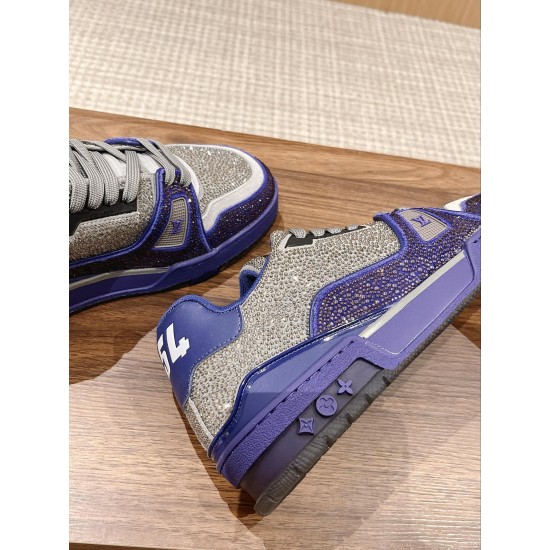 LV SNEAKERS