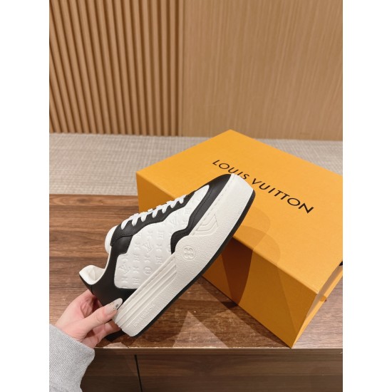 LV SNEAKERS
