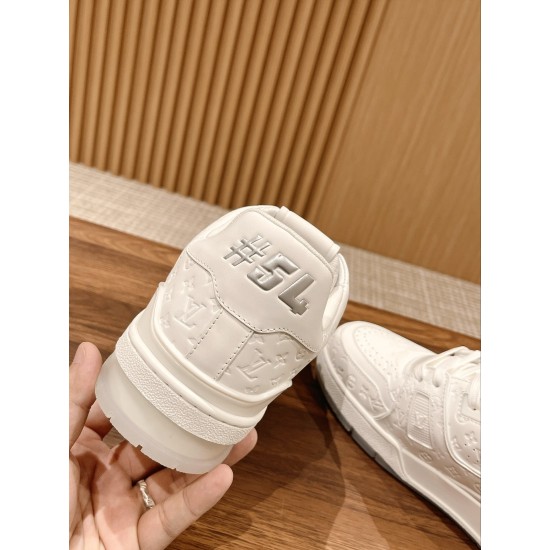 LV SNEAKERS