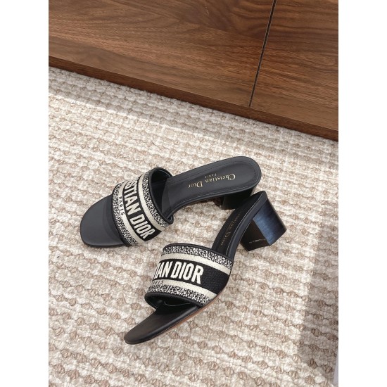 slippers slippers