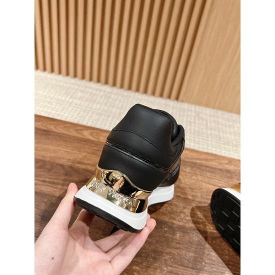 LV SNEAKERS