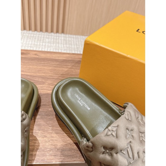 LV SLIPPERS