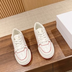 one Sneakers