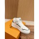 LV SNEAKERS