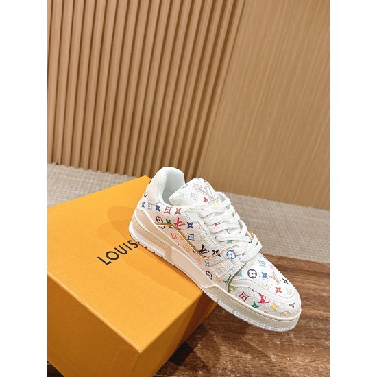 LV SNEAKERS
