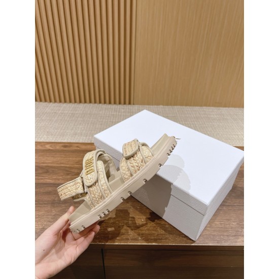 slippers 