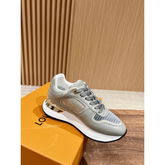 LV SNEAKERS