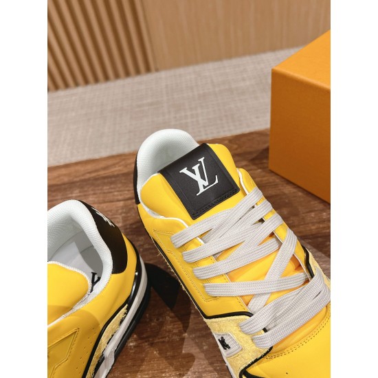 LV SNEAKERS