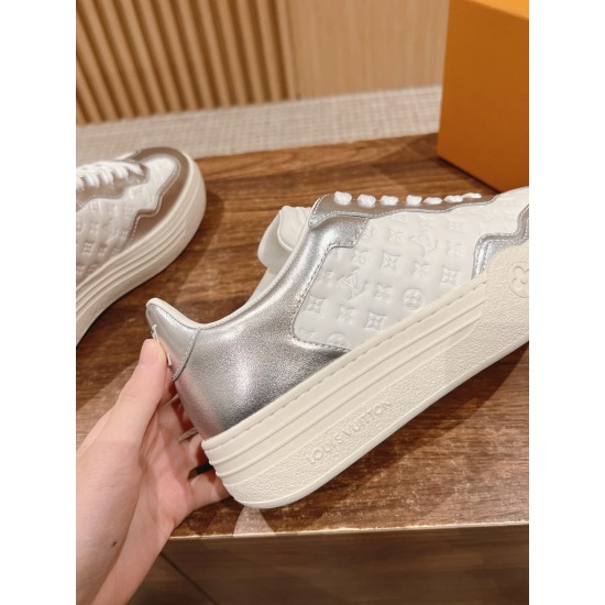LV SNEAKERS
