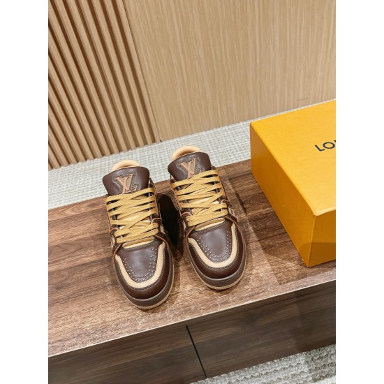 LV SNEAKERS