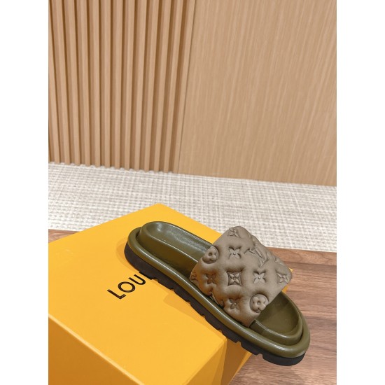 LV SLIPPERS