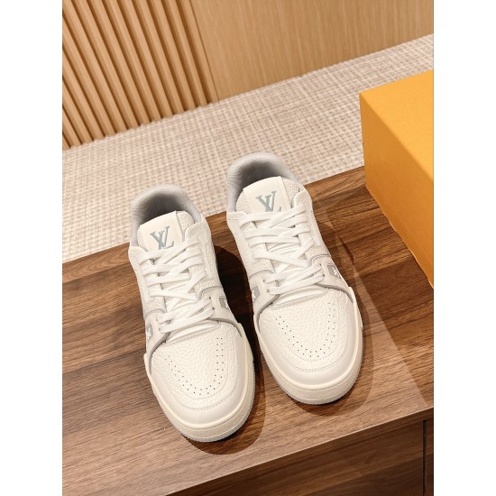 LV SNEAKERS